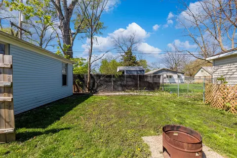 Exterior - 14536 Ridgeway Ave, Midlothian, IL 60445 photo 2 of 2