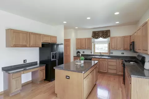 5405 Fox Path Ln, Hoffman Estates, IL 60192 photo 7