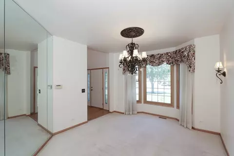5405 Fox Path Ln, Hoffman Estates, IL 60192 photo 13
