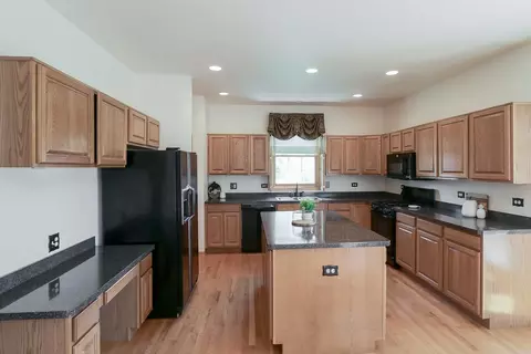 5405 Fox Path Ln, Hoffman Estates, IL 60192 photo 8