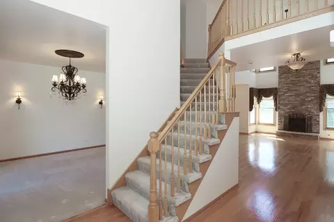 5405 Fox Path Ln, Hoffman Estates, IL 60192 photo 4