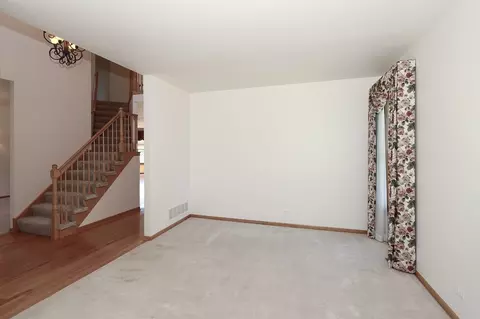 5405 Fox Path Ln, Hoffman Estates, IL 60192 photo 17
