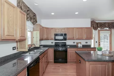 5405 Fox Path Ln, Hoffman Estates, IL 60192 photo 6