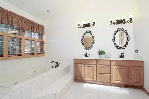 5405 Fox Path Ln, Hoffman Estates, IL 60192 photo 28