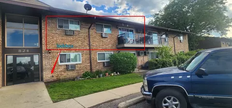 824 E Old Willow Rd #214, Prospect Heights, IL 60070