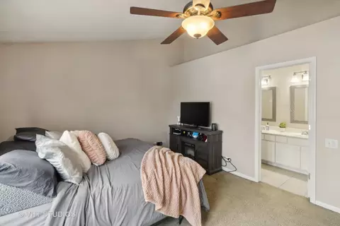 Bedroom - 2245 Dawson Ln, Algonquin, IL 60102 photo 3 of 3