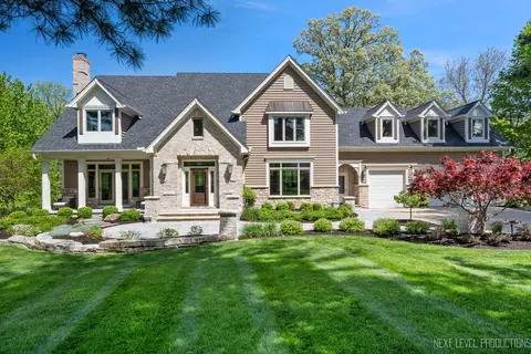 42 W034 Oak Hill Dr, Saint Charles, IL 60175