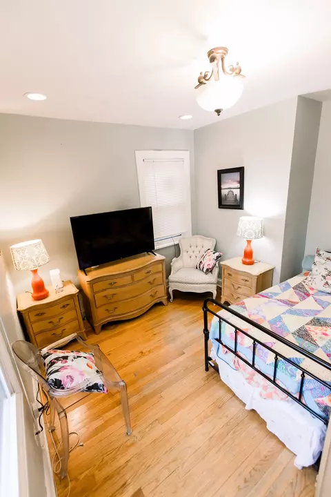 Bedroom - 125 E North Ave, Elmhurst, IL 60126 photo 2 of 8