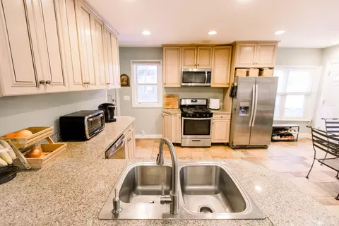 Kitchen - 125 E North Ave, Elmhurst, IL 60126 photo 2 of 5