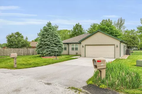 610 Clovis Ct, Sidney, IL 61877