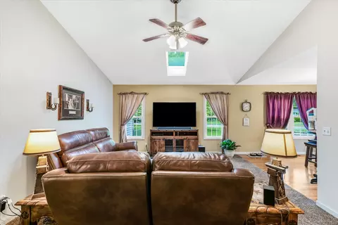 610 Clovis Ct, Sidney, IL 61877 photo 10