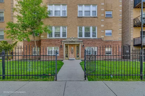 6115 N Claremont Ave #1S, Chicago, IL 60659