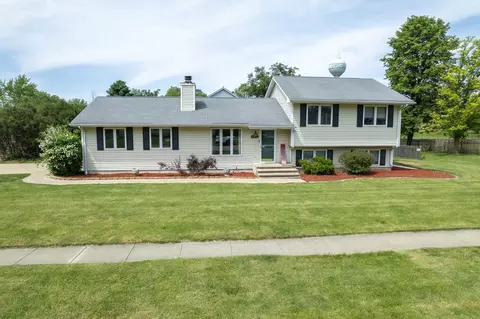 169 W Pine Ave, Cortland, IL 60112
