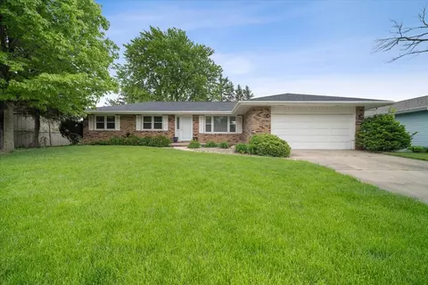 116 Hammitt Dr, Normal, IL 61761