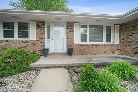 Exterior - 116 Hammitt Dr, Normal, IL 61761 photo 2 of 5