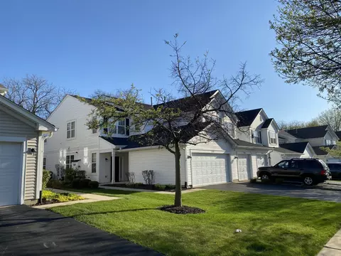 2504 Oneida Ln, Naperville, IL 60563