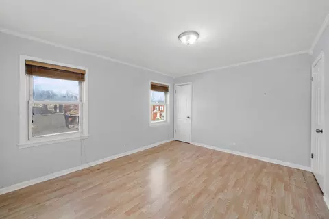 8045 S Artesian Ave, Chicago, IL 60652 photo 4