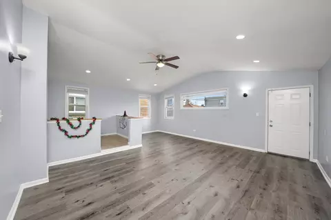 8045 S Artesian Ave, Chicago, IL 60652 photo 14