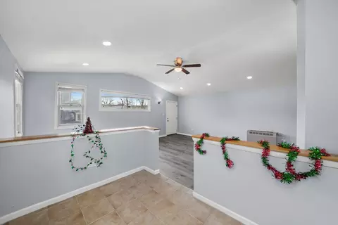 8045 S Artesian Ave, Chicago, IL 60652 photo 13