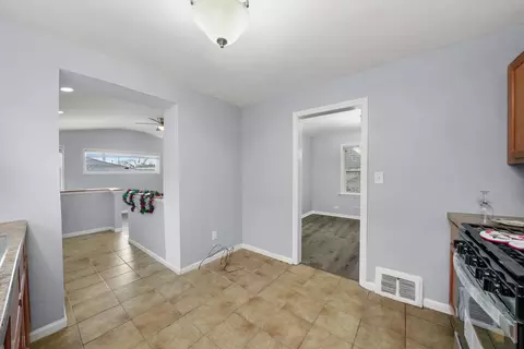 8045 S Artesian Ave, Chicago, IL 60652 photo 11