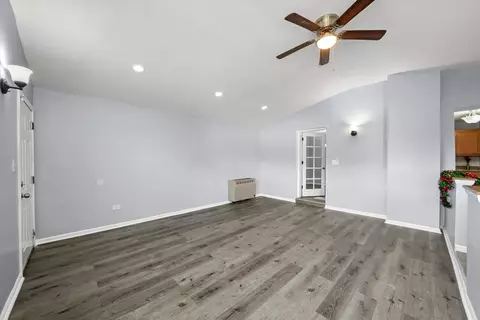 8045 S Artesian Ave, Chicago, IL 60652 photo 16