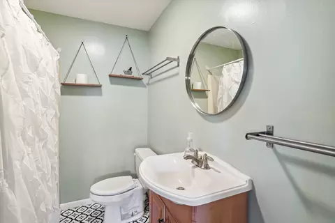 Bath - 2802 Rolling Acres Dr, Champaign, IL 61822 photo 1 of 2