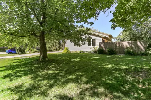 Exterior - 2802 Rolling Acres Dr, Champaign, IL 61822 photo 5 of 7