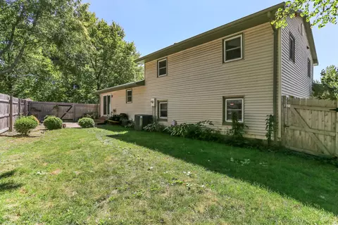 Exterior - 2802 Rolling Acres Dr, Champaign, IL 61822 photo 4 of 7