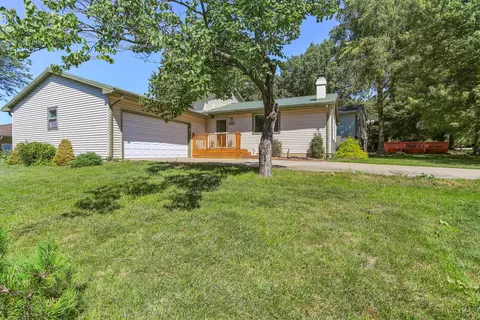 Exterior - 2802 Rolling Acres Dr, Champaign, IL 61822 photo 7 of 7