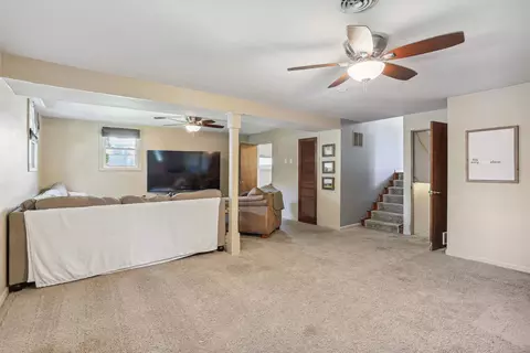 Living - 2802 Rolling Acres Dr, Champaign, IL 61822 photo 4 of 5