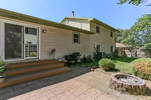 Exterior - 2802 Rolling Acres Dr, Champaign, IL 61822 photo 3 of 7
