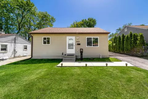 2413 Catalpa Ave, Waukegan, IL 60085