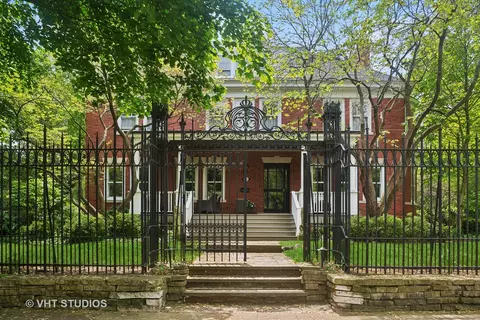 330 Greenwood St, Evanston, IL 60201