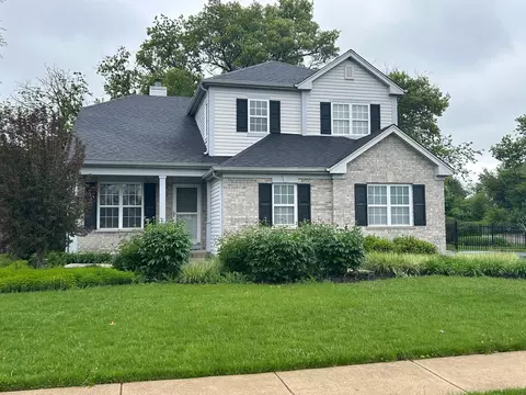 2021 Serenity Ln, Woodstock, IL 60098