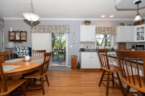 5 Tangle Oaks Ct, Bloomington, IL 61705 photo 8