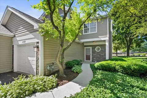 1152 Regency Dr, Schaumburg, IL 60193
