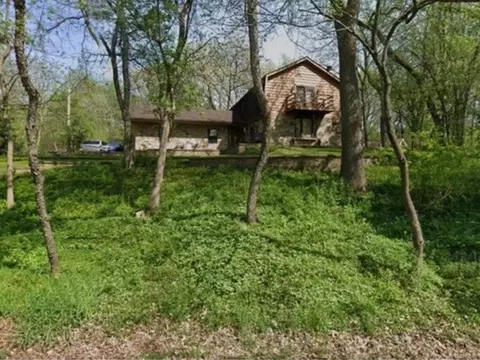453 Greenwood Ave, East Dundee, IL 60118