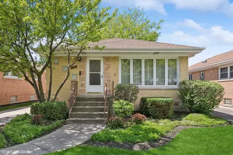 4652 N Overhill Ave, Norridge, IL 60706