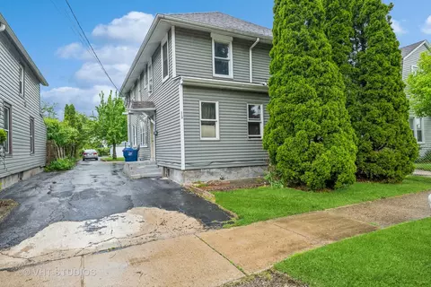 330 S Jackson St, Waukegan, IL 60085