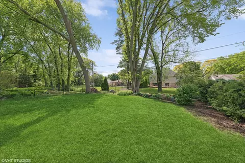 Exterior - 145 E Pine Ave, Roselle, IL 60172 photo 4 of 4