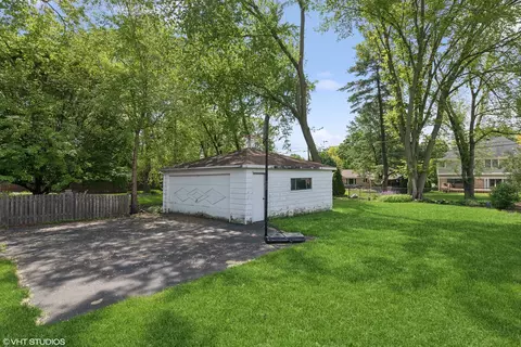 Exterior - 145 E Pine Ave, Roselle, IL 60172 photo 2 of 4