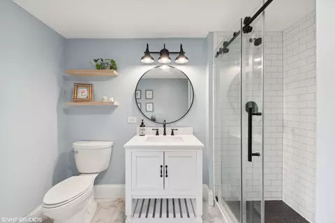 Bath - 145 E Pine Ave, Roselle, IL 60172 photo 2 of 3