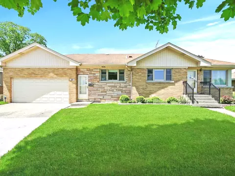 92 N Wolf Rd, Hillside, IL 60162