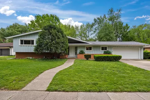 1109 Foothill Dr, Champaign, IL 61821