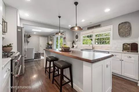 1305 Gamon Rd, Wheaton, IL 60189 photo 14