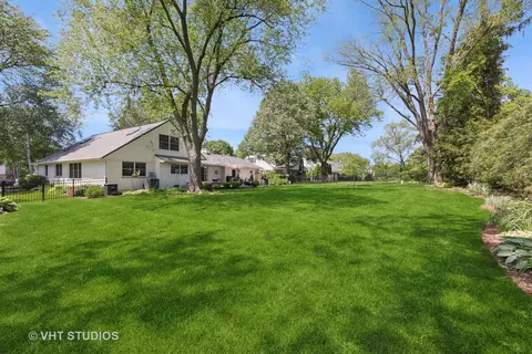 1305 Gamon Rd, Wheaton, IL 60189 photo 5