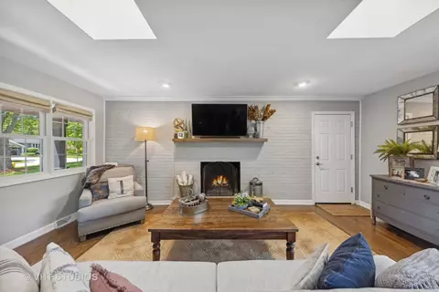 1305 Gamon Rd, Wheaton, IL 60189 photo 11