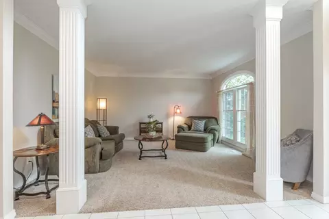 7 Currie Ct, Bloomington, IL 61704 photo 4