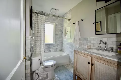 Bath - 410 Leland St, Bloomington, IL 61701 photo 1 of 2