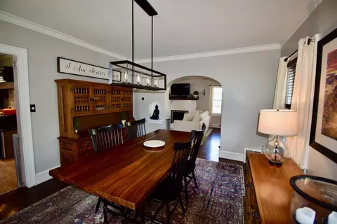 Dining - 410 Leland St, Bloomington, IL 61701 photo 1 of 1